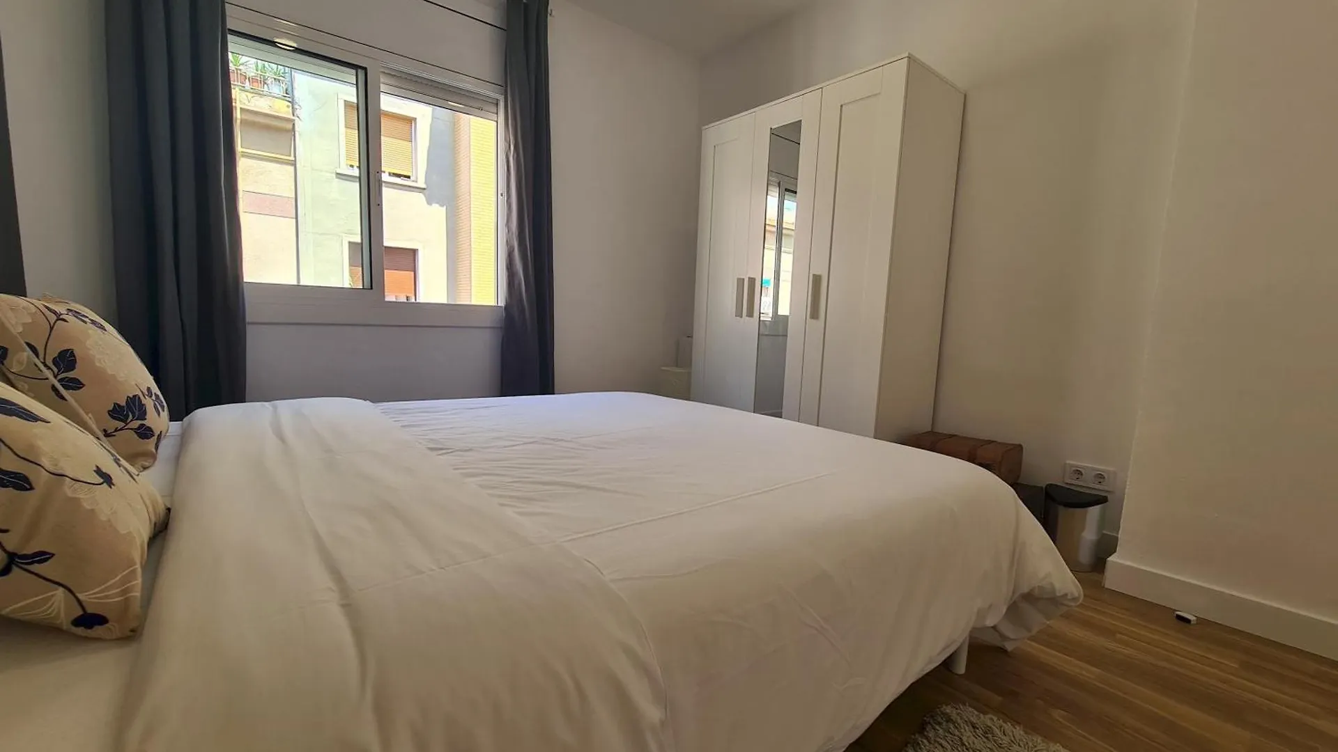 Walk To Camp Nou - Wi-Fi Ac 3 Bed By Myrentalhost L'Hospitalet de Llobregat 0*,  Spain