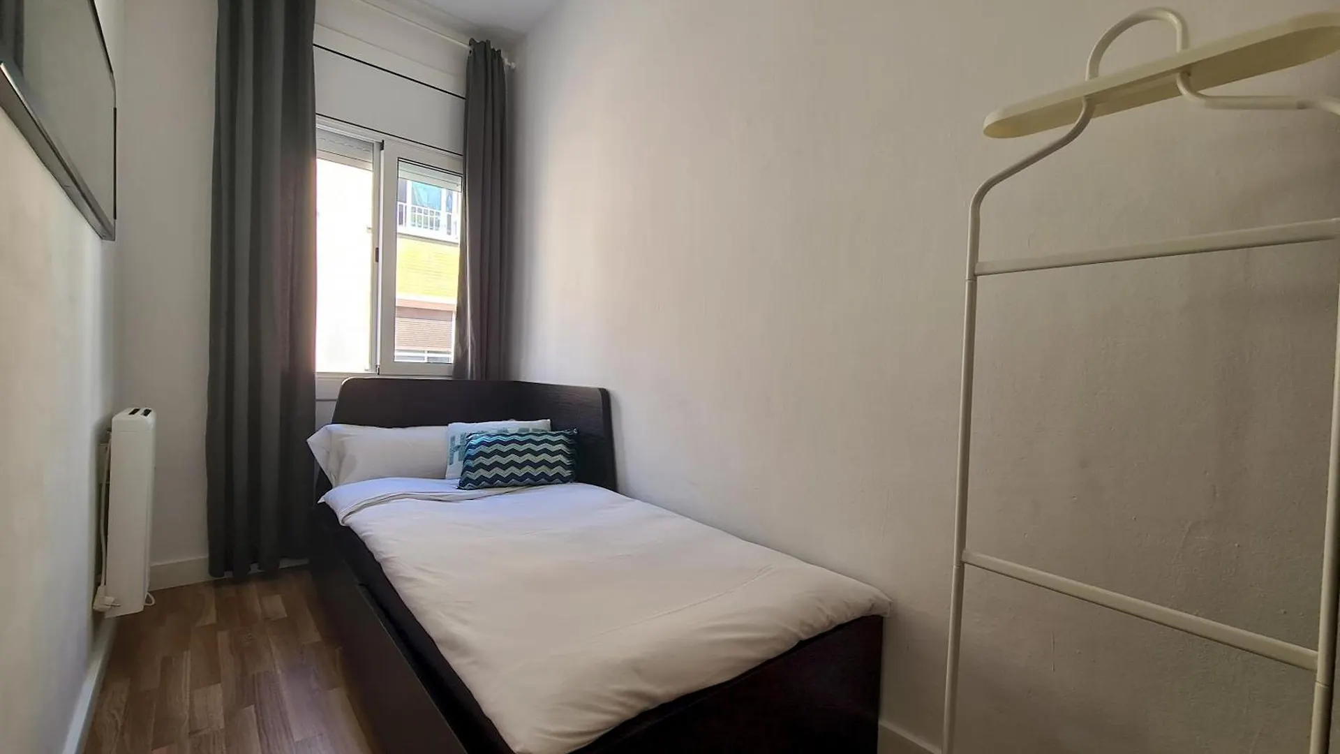 Apartment Walk To Camp Nou - Wi-Fi Ac 3 Bed By Myrentalhost L'Hospitalet de Llobregat Spain