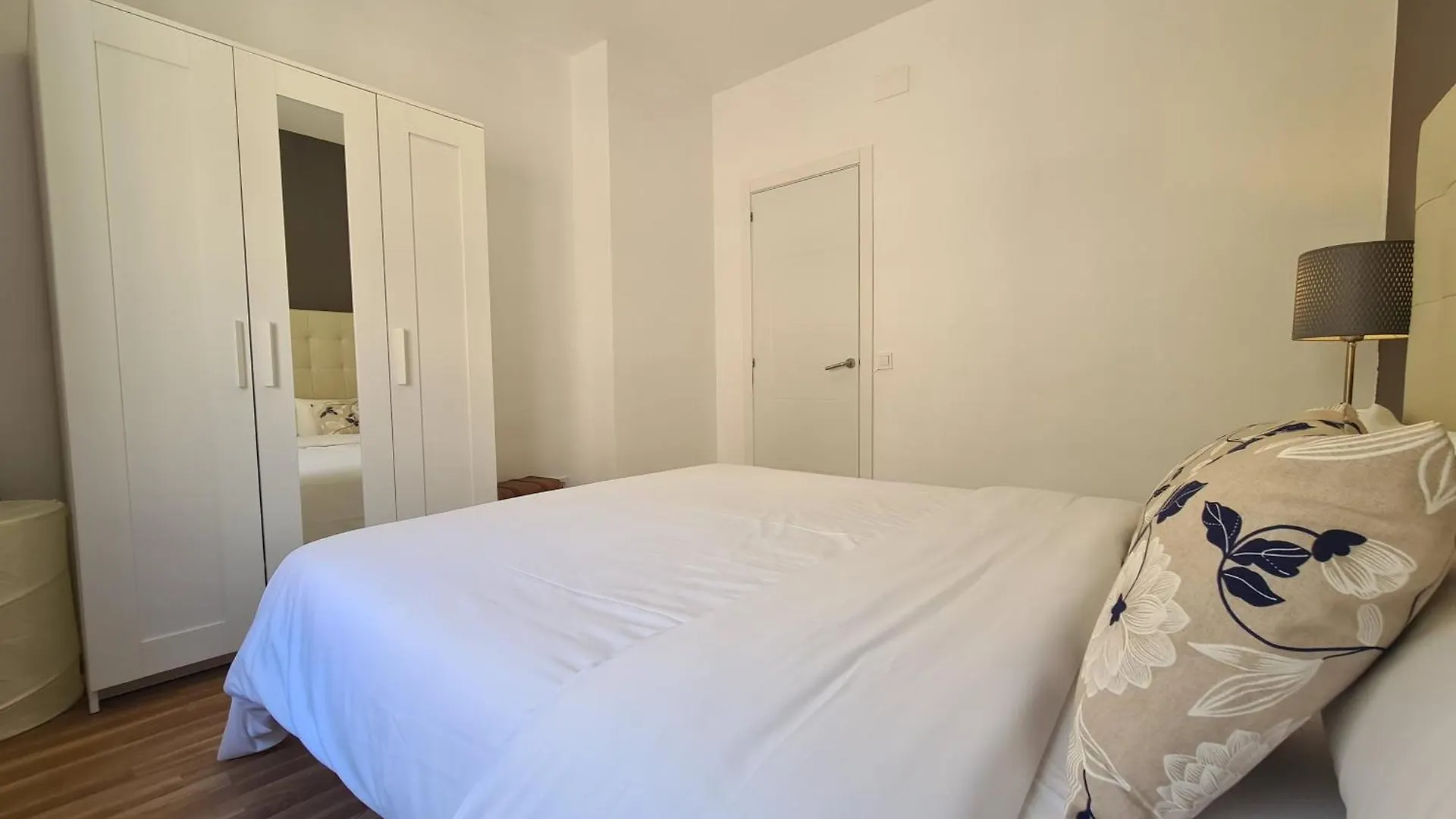 Walk To Camp Nou - Wi-Fi Ac 3 Bed By Myrentalhost L'Hospitalet de Llobregat