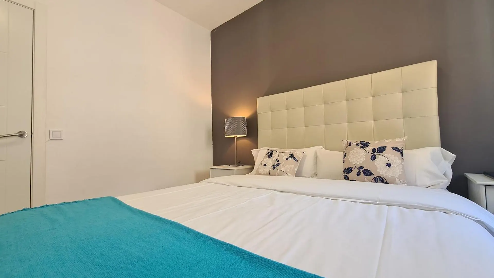 Walk To Camp Nou - Wi-Fi Ac 3 Bed By Myrentalhost L'Hospitalet de Llobregat Apartment